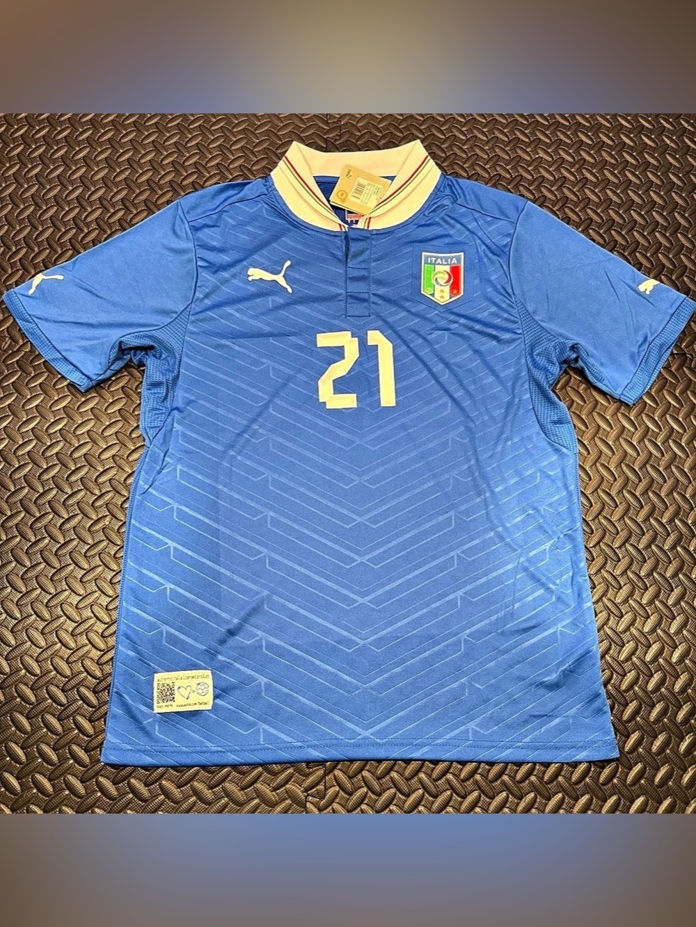 Italy Andrea Pirlo 21  Retro Home Jersey Euro 2012 Vintage Shirt  (Runs Small)
